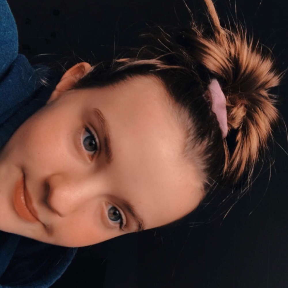 Meet your Posher, Lola